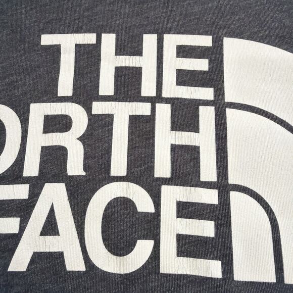 The North Face T-Shirts Mens XL Lot of 2 Gray & Red Short Sleeves Logo Casual - Picture 5 of 9